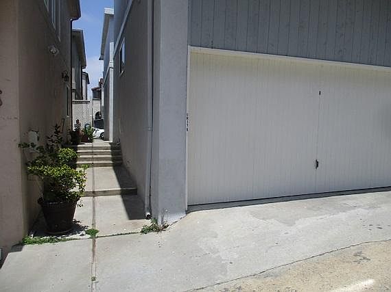 Share, the 2 car Garage