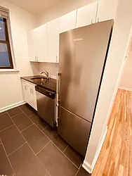 Rented by Metropolis Real Estate of Manhattan