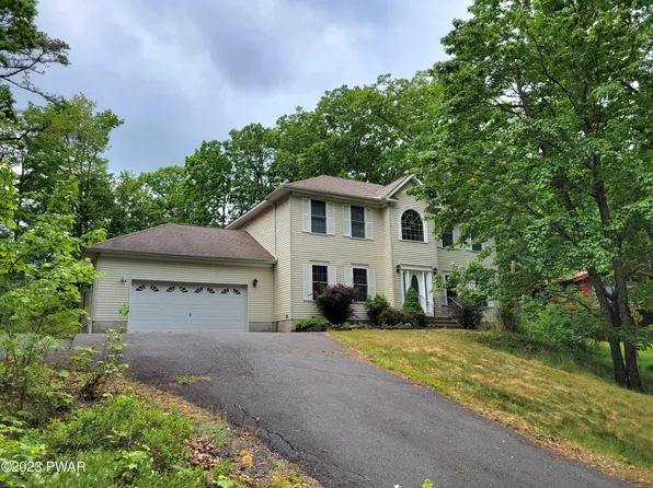 110 Rodeo Ln, Lords Valley, PA 18428