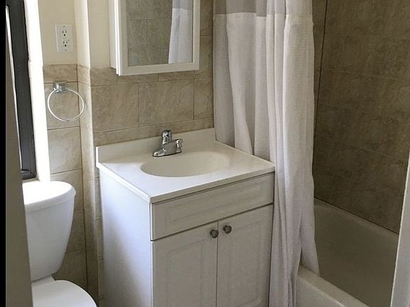 4th image of 2815 24th Ave APT 18