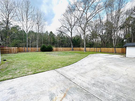 5th image of 149 Meadow Park Ln