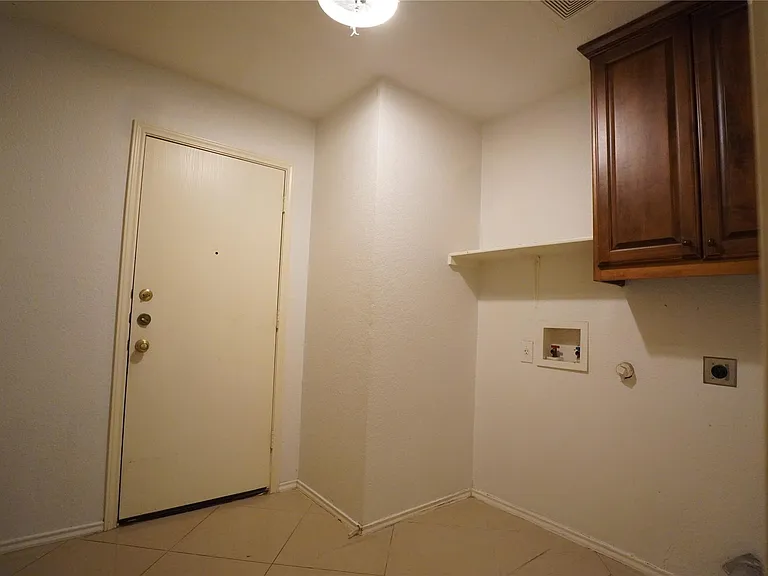 5600 War Admiral Dr — Photo 14