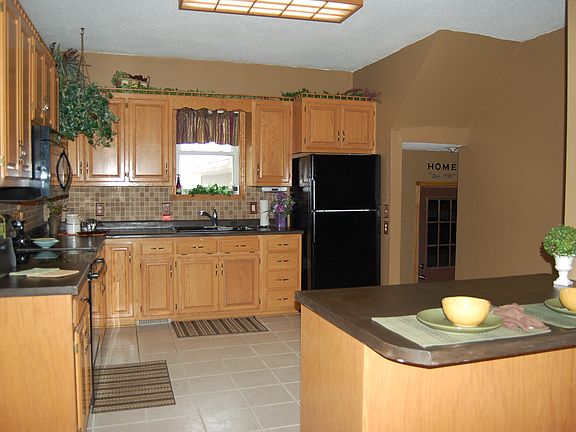 3rd image of 36497 830th St