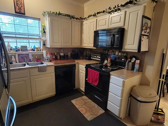 3rd image of 2321 Danley Ave #200