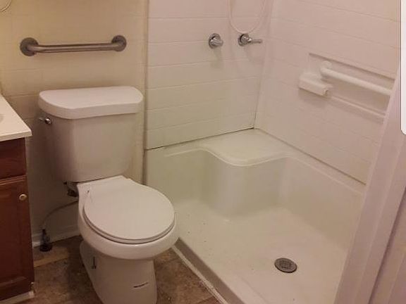 3rd image of 3103 Roosevelt Ave