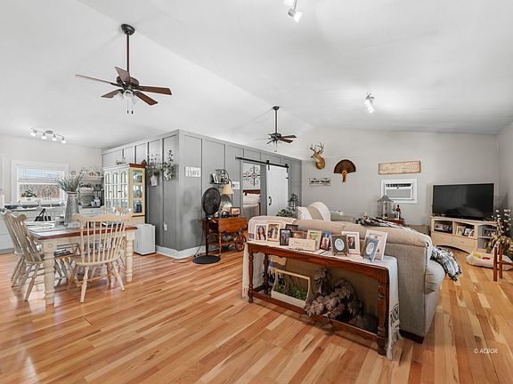 4th image of 446 Shaffer School Rd