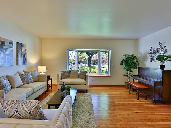 4th image of 1480 Luning Dr
