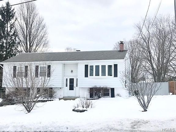 4th image of 1531 Goshen Tpke