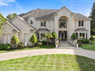 13676 Timberwyck Dr, Shelby Township, MI 48315