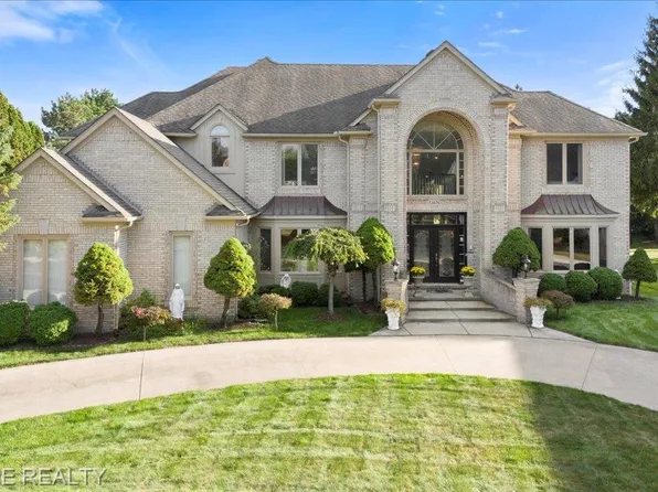 13676 Timberwyck Dr, Shelby Township, MI 48315