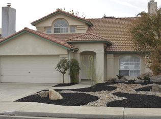 924 Garland Ave, Clovis, CA 93612