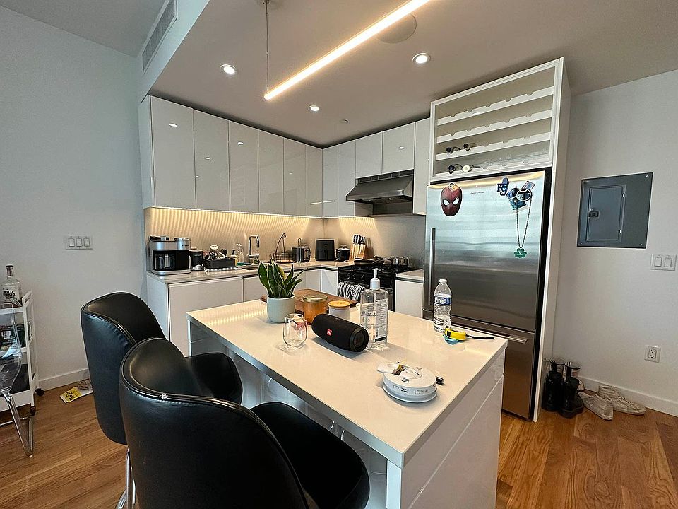 1st image of 436 Albee Sq #20F