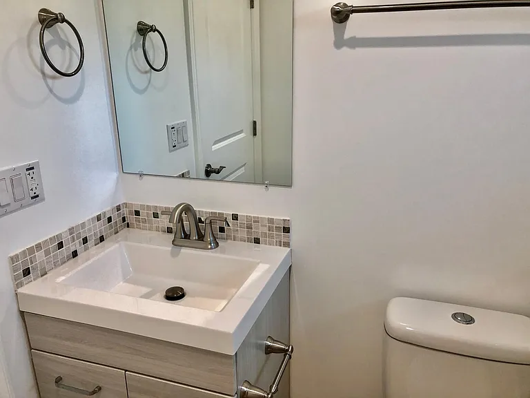 2548 Mayflower Ave #B — Photo 68
