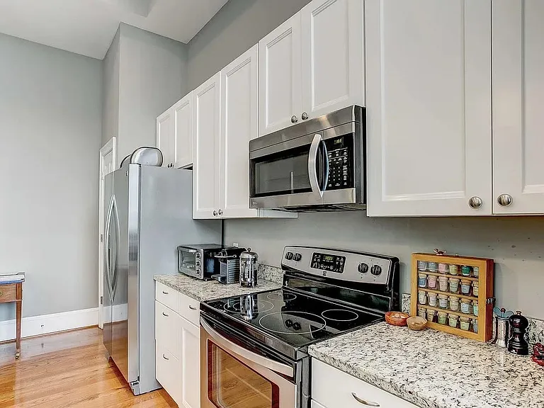 7 W Mulberry St #B — Photo 4