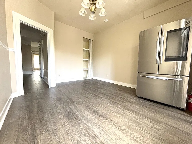 564 3rd Ave — Photo 3