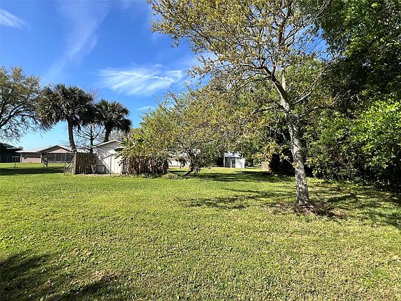 4th image of 352 SW 85th Avenue