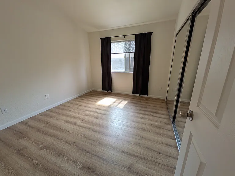 Hildale Cir — Photo 24
