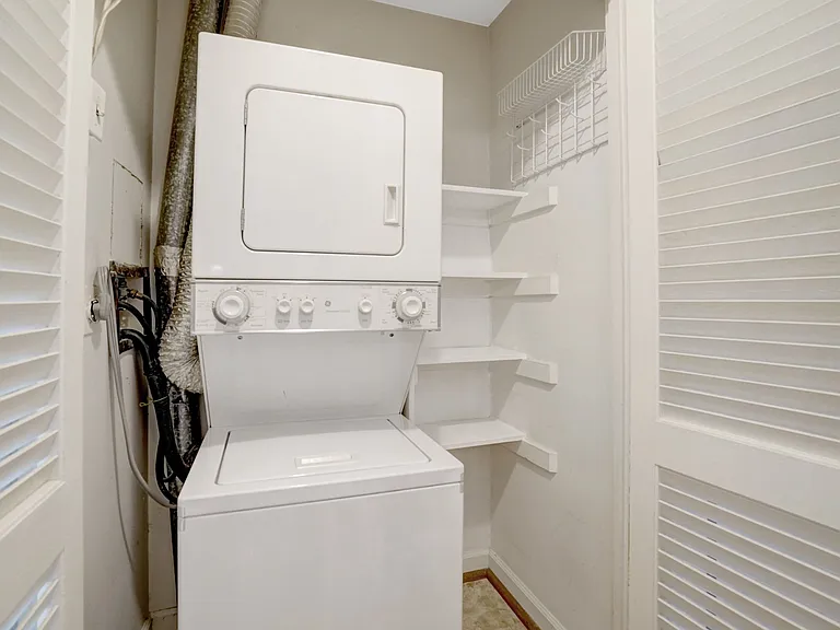 2873 S Buchanan St #C2 — Photo 19