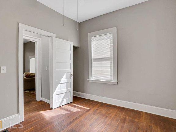 5th image of 1429 Fairbanks St SW
