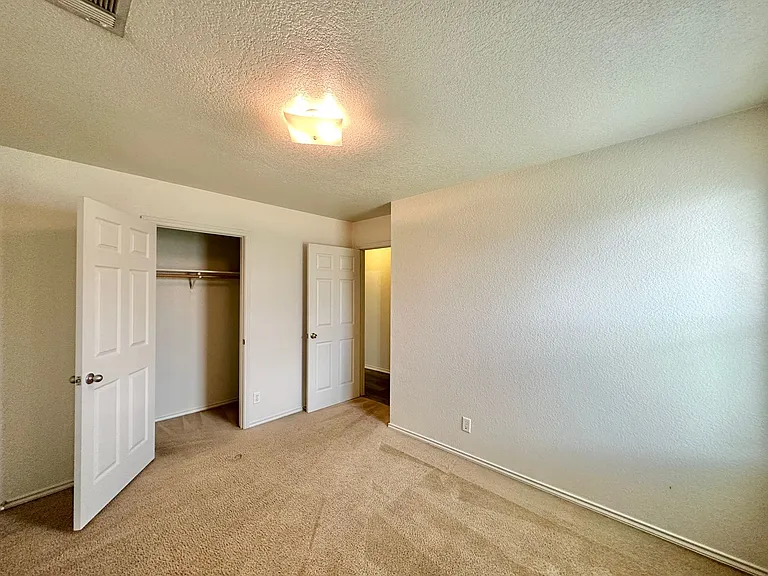 3900 Bolivar Dr — Photo 22