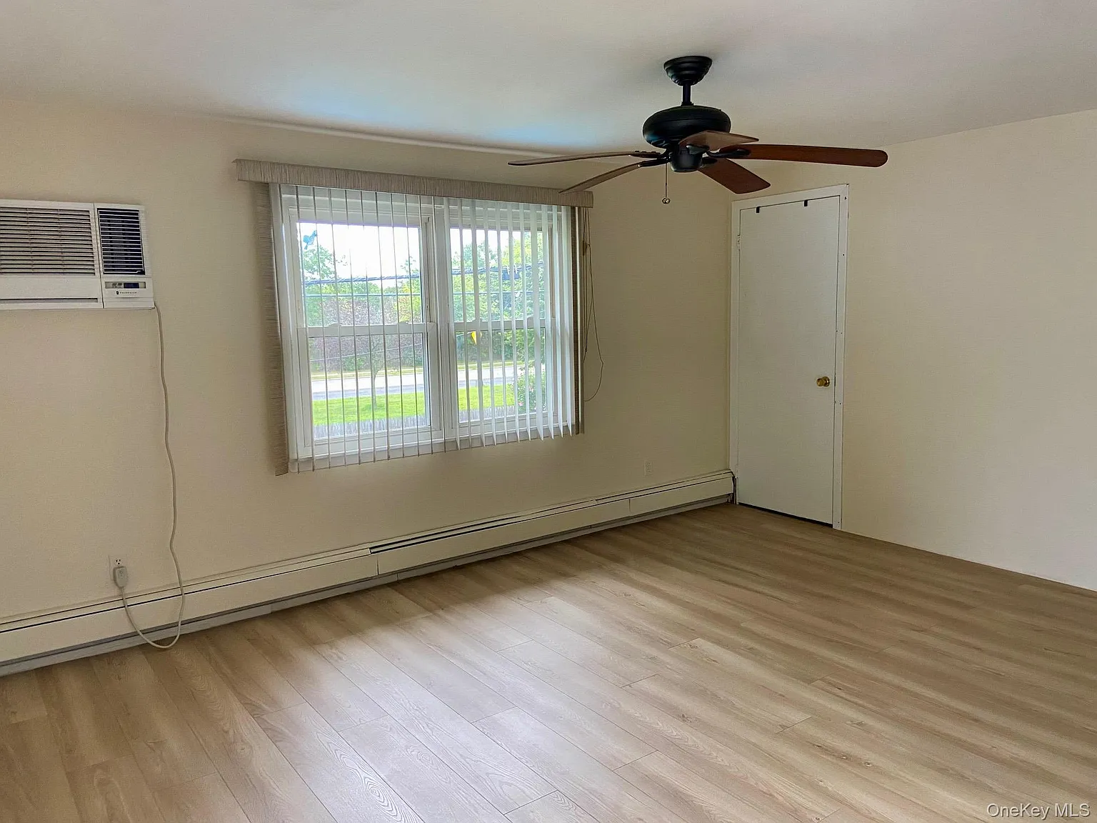 2 bed, 1.0 bath, 1000 sqft, $3,000 — Photo 2