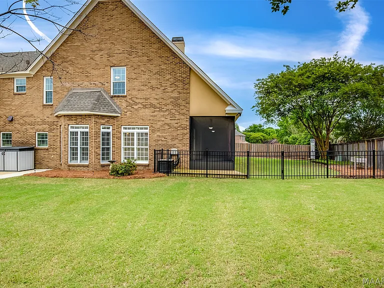 2230 Wyndgate Dr — Photo 5