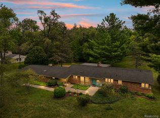 32750 Romsey Rd, Franklin, MI 48025
