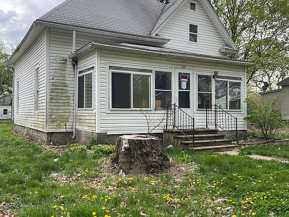 3rd image of 3185 N Goodwine St