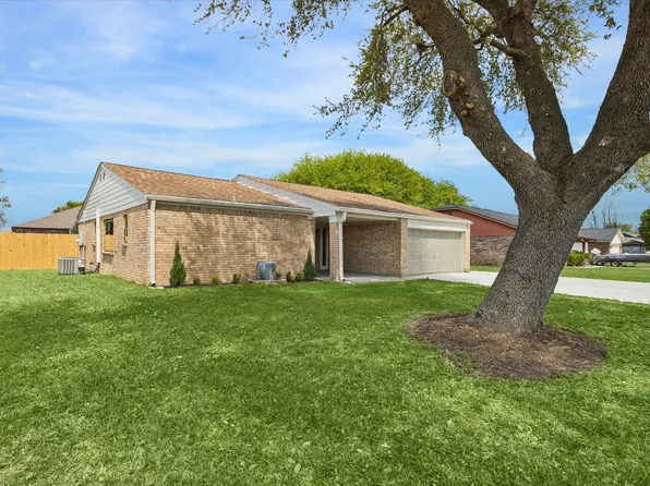 5309 Bramble Ln, Dickinson, TX 77539