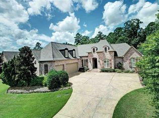 241 Lake Cir, Madison, MS 39110