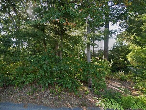 2nd image of 88 Shorewood Drive