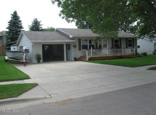1112 5th Ave NE, Watertown, SD 57201