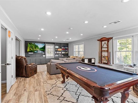 5th image of 20 Pine Valley Rd SW