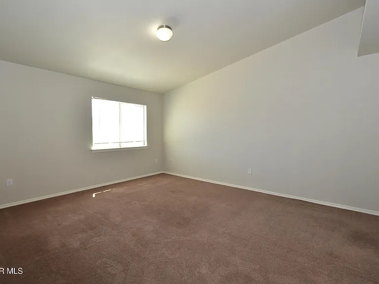 2508 Sparrow Point St — Photo 12