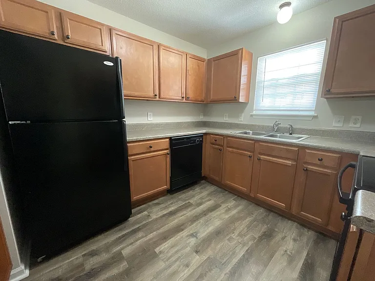 Meridian Park Apartments — Photo 183