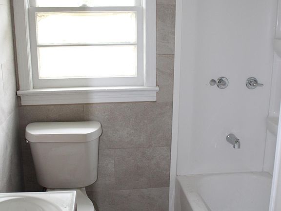 2nd image of 300 Roosevelt Dr #A