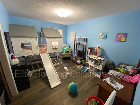 5th image of 282 Blue Sky Dr APT 2