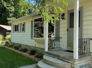 1404 Woodlow St, Waterford, MI