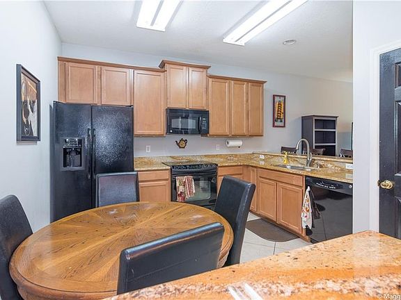 3rd image of 2217 Leland Ln