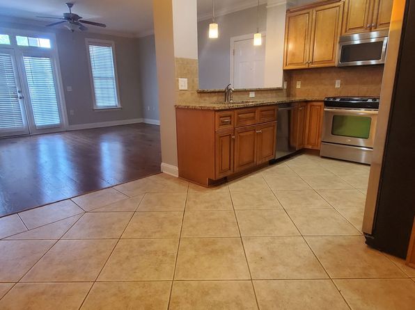 238 E Lewis St #304