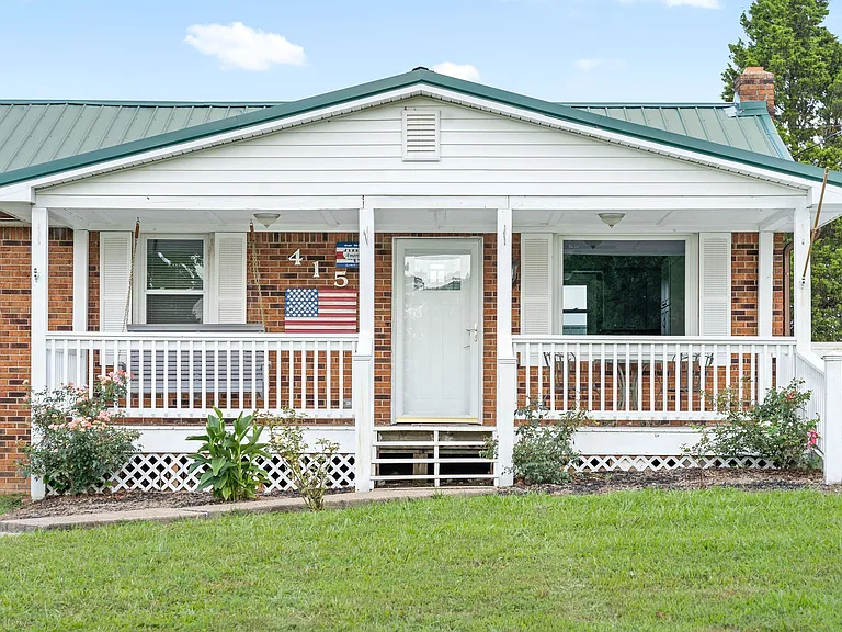 4151 Chapel Hill Rd — Photo 2