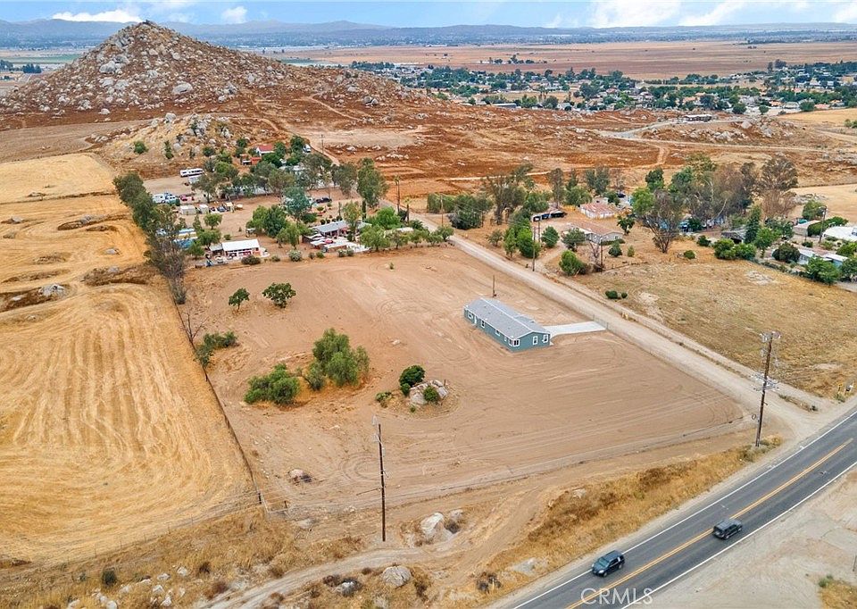 1st image of 28971 Mountain Ave