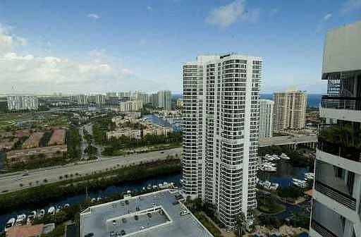 2nd image of 3530 Mystic Pointe Dr #Penthouse 08