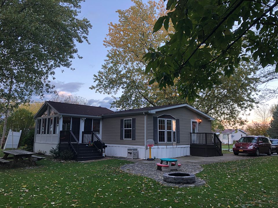 1st image of 31 Sequoia Dr