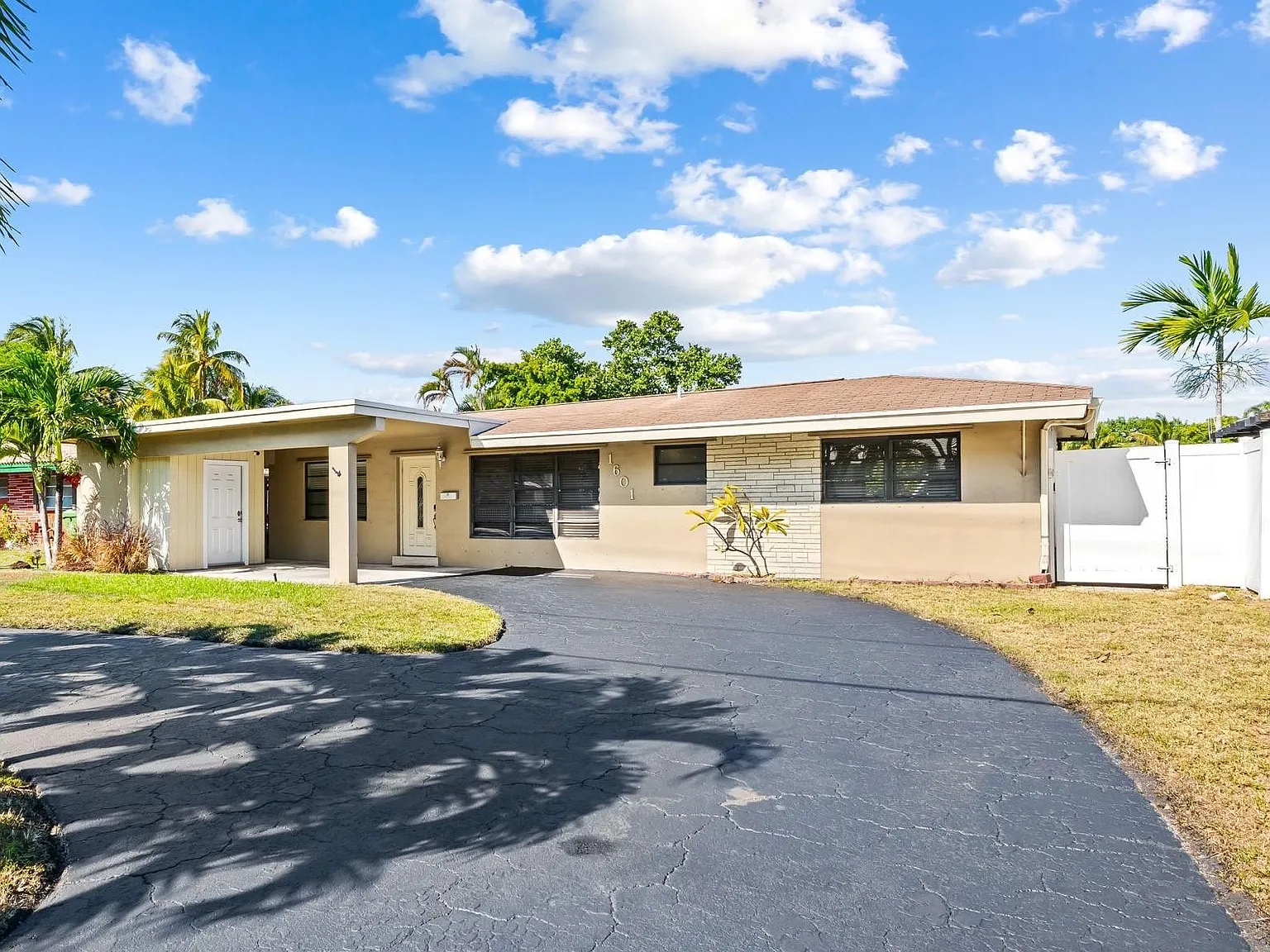 3 bed, 2.0 bath, 1875 sqft, $6,125 — Photo 3
