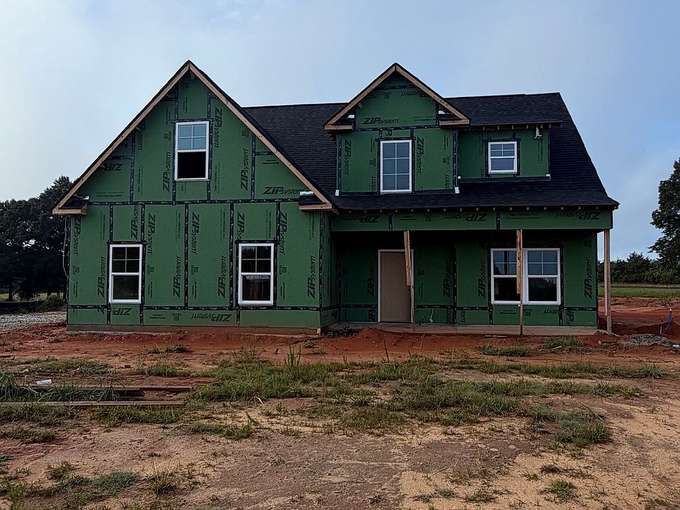1st image of 320 Colvin Dr