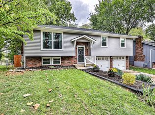 19809 E Old Mill Rd, Independence, MO 64056