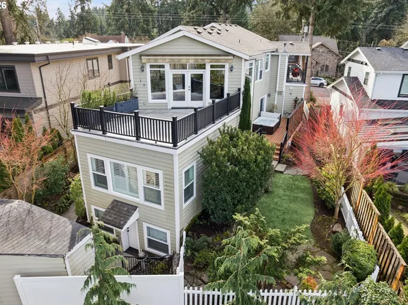 135 Middlecrest Rd, Lake Oswego, OR 97034