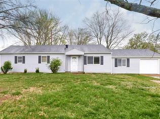 120 Highview Dr, Ballwin, MO 63011