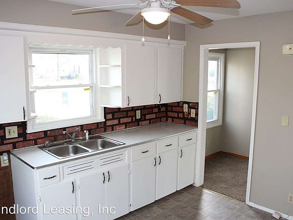 4th image of 3165 Garfield Blvd
